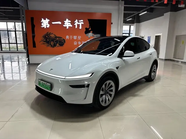 Фотография автомобиля — Tesla Model Y