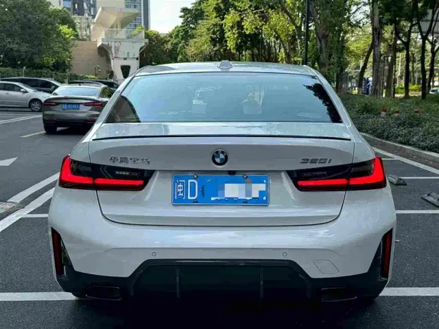 BMW 3 Series — Фото автомобиля 5