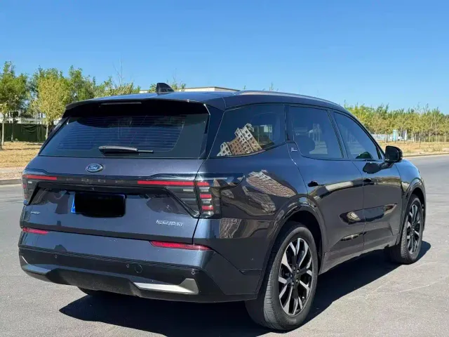 Ford Edge — Фото автомобиля 9