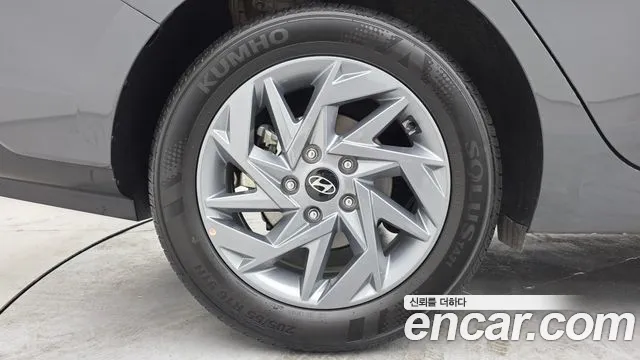 Hyundai Avante CN7 — Фото автомобиля 5