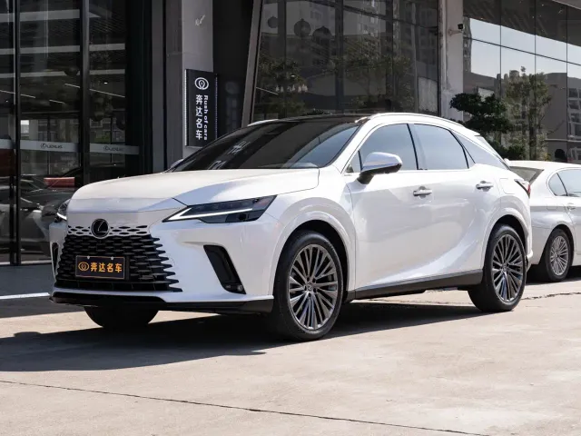 Фотография автомобиля — Lexus RX