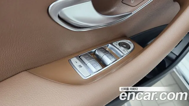 Mercedes-Benz E-Class — Фото автомобиля 25
