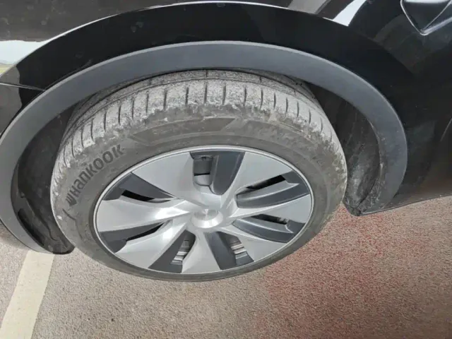 Tesla Model Y — Фото автомобиля 22