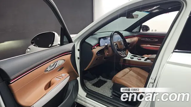 Genesis GV70 — Фото автомобиля 10