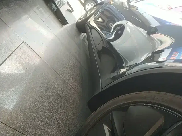 Tesla Model Y — Фото автомобиля 21