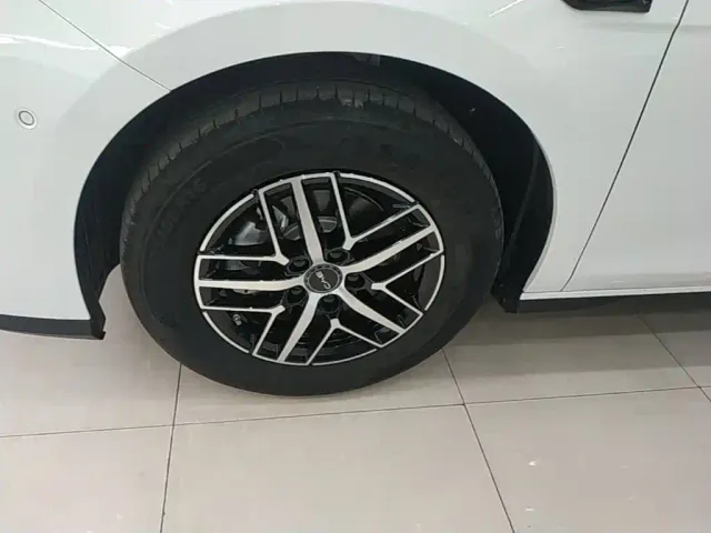 BYD Seal 05 DM-i — Фото автомобиля 22