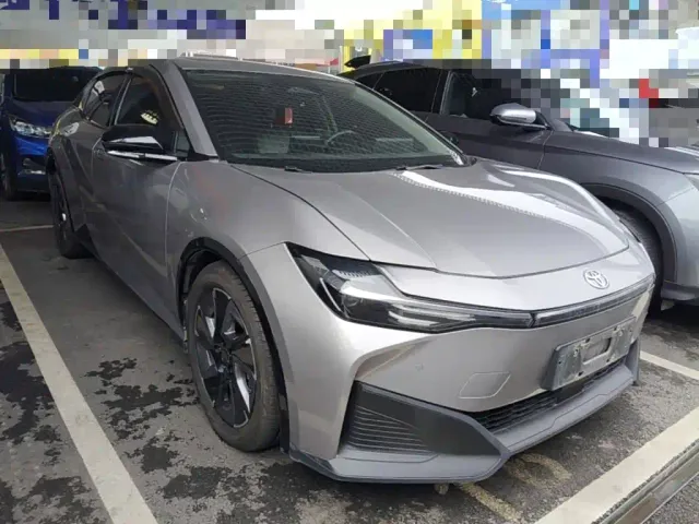 Toyota bZ3 — Фото автомобиля 3