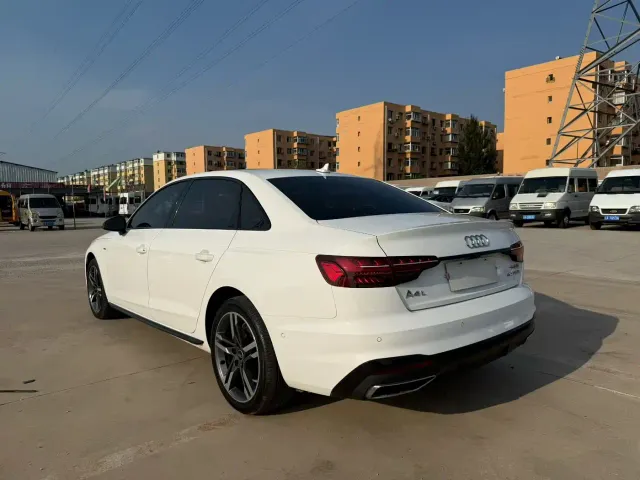 Audi A4L — Фото автомобиля 9
