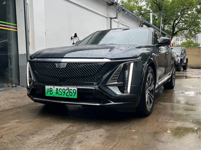 Фотография автомобиля — Cadillac Lyriq