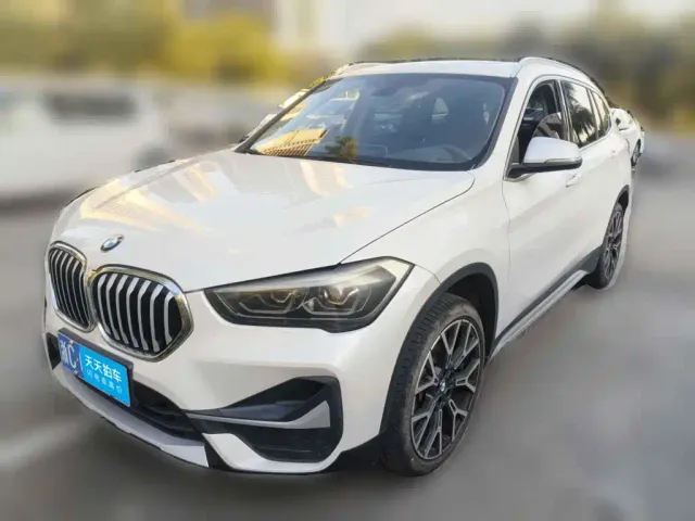 Фотография автомобиля — BMW X1