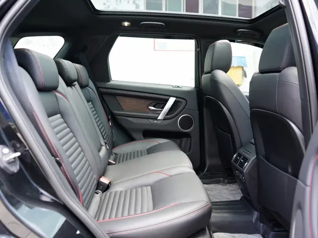 Land Rover Discovery Sport — Фото автомобиля 6