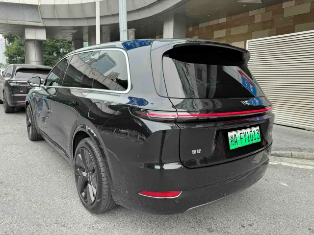Li Auto Li Xiang L9 2022 Max — Фото автомобиля 3