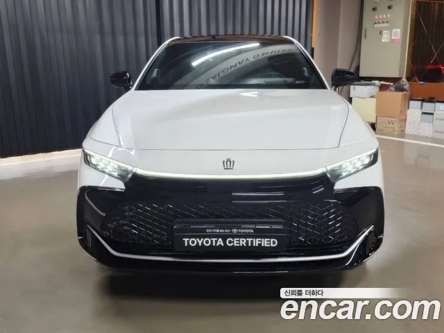 Toyota Crown — Фото автомобиля 2