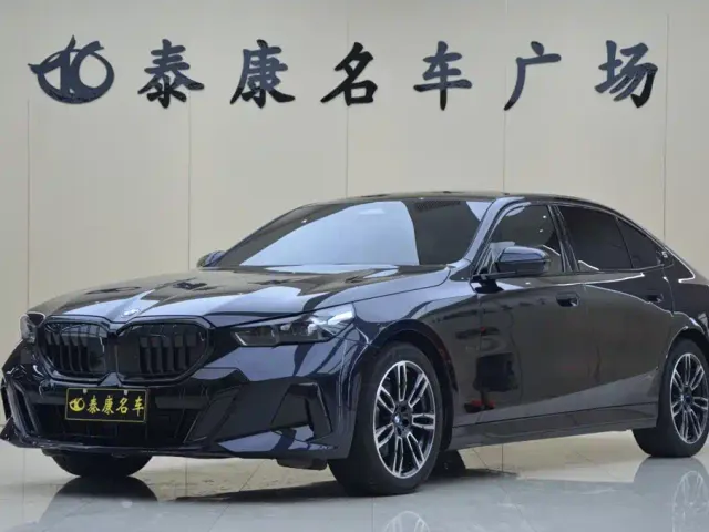 Фотография автомобиля — BMW 5 Series