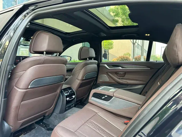 BMW 5 Series — Фото автомобиля 6
