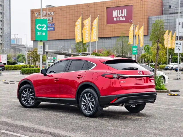 Mazda CX-4 — Фото автомобиля 5
