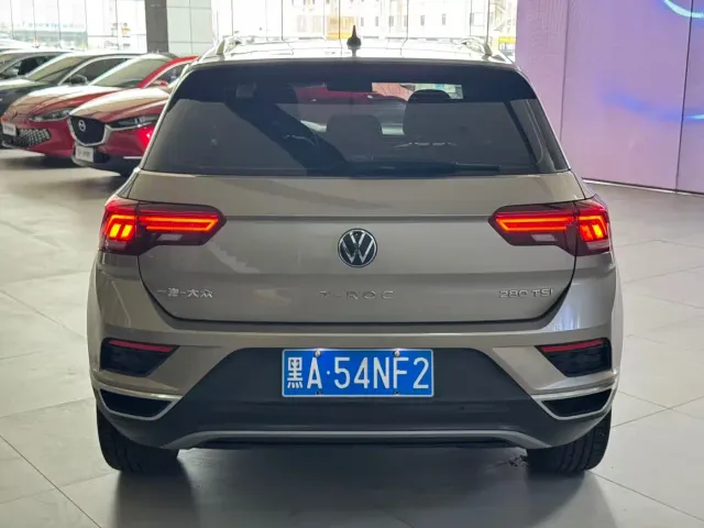 Volkswagen T-Roc — Фото автомобиля 6