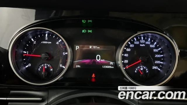 Kia Canival Carnival 4 поколение Дизель 9 мест Prestige — Фото автомобиля 7