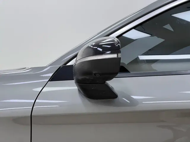 Lynk & Co 03 — Фото автомобиля 12