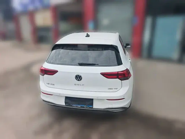 Volkswagen Golf — Фото автомобиля 3