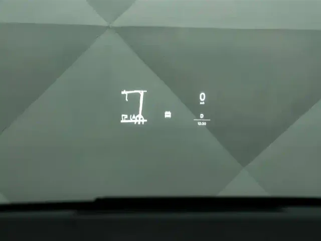 Li Auto MEGA — Фото автомобиля 14