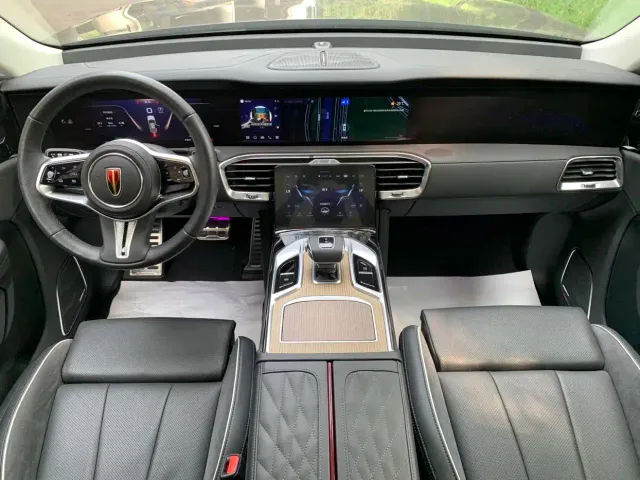 Hongqi E-HS9 — Фото автомобиля 14