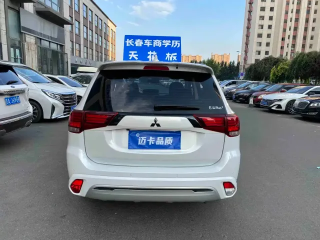 Mitsubishi Outlander — Фото автомобиля 4