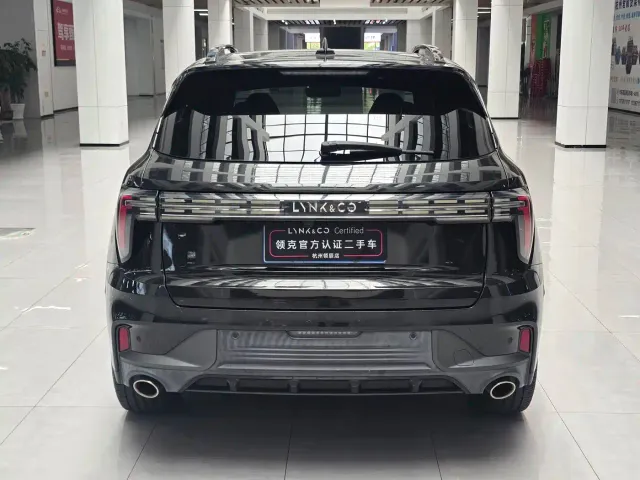 Lynk & Co 01 — Фото автомобиля 14