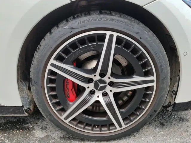 Mercedes-Benz EQE AMG — Фото автомобиля 11
