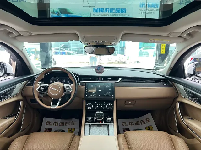 Jaguar XFL — Фото автомобиля 5
