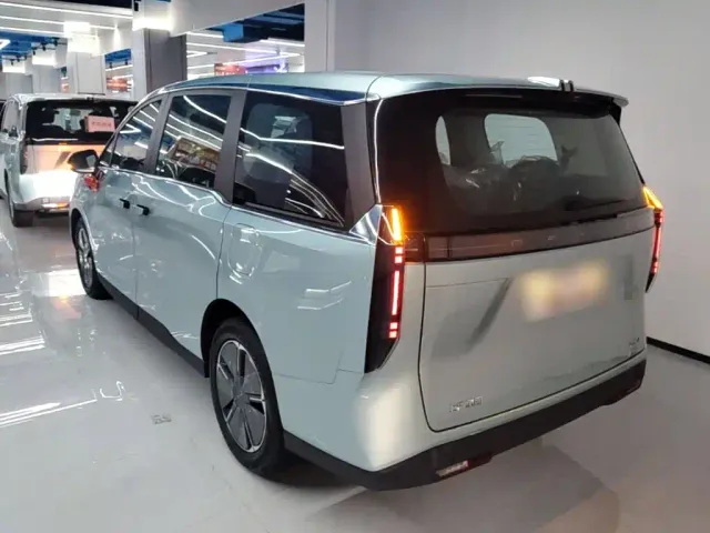 Maxus Dajia 7 — Фото автомобиля 4