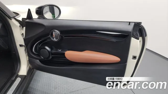 Mini Cooper Convertible — Фото автомобиля 24