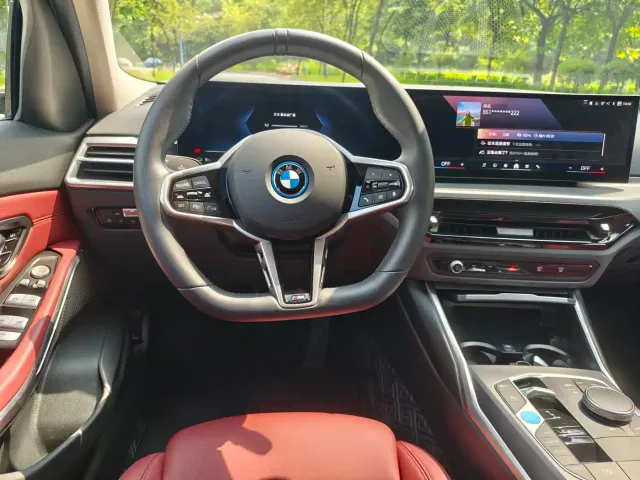 BMW BMW i3 2025 eDrive 35 L — Фото автомобиля 10