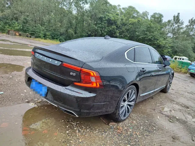 Volvo S90 — Фото автомобиля 8