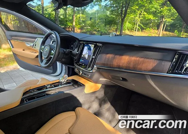 Volvo S90 — Фото автомобиля 11