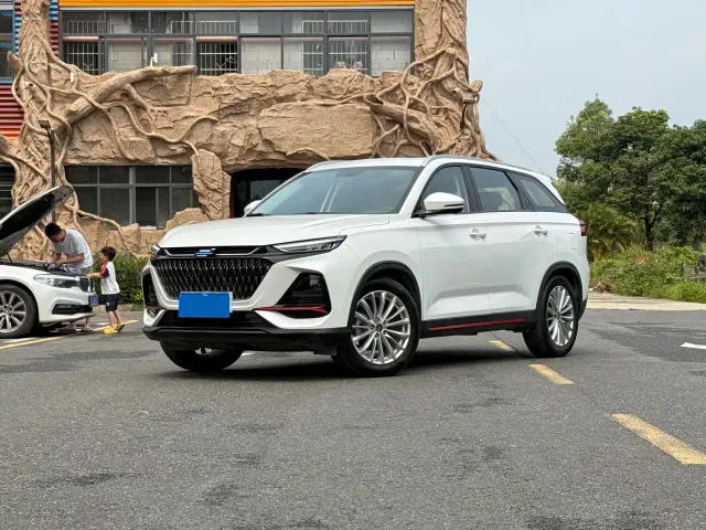 Фотография автомобиля — Changan X7 Plus