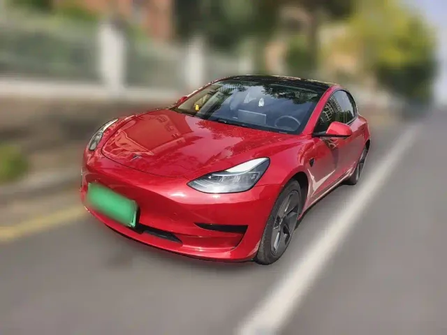 Фотография автомобиля — Tesla Model 3