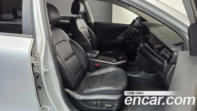 Kia Niro Niro Plus Air — Фото автомобиля 26