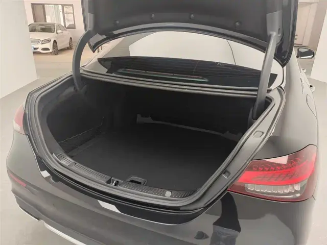 Mercedes-Benz E-Class — Фото автомобиля 13