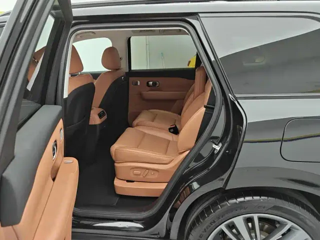 Leapmotor C16 — Фото автомобиля 11