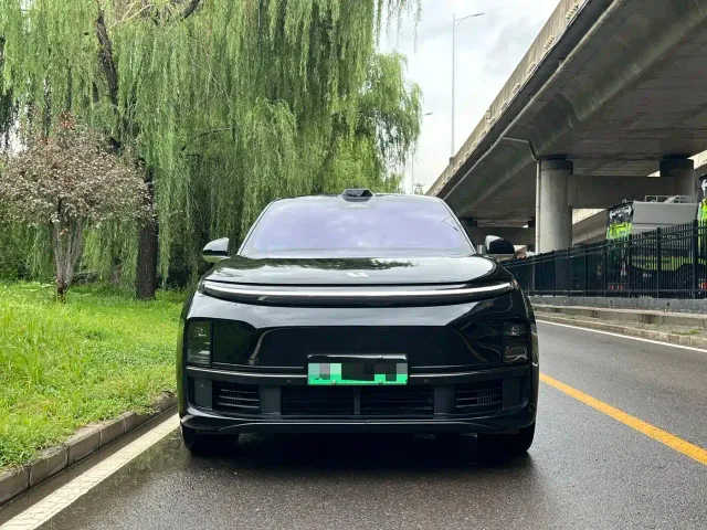 Li Auto L7 — Фото автомобиля 4