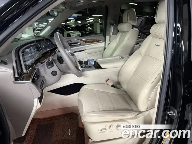 Cadillac Escalade Generation 5 — Фото автомобиля 13