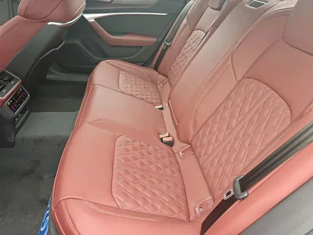 Audi A7L — Фото автомобиля 12