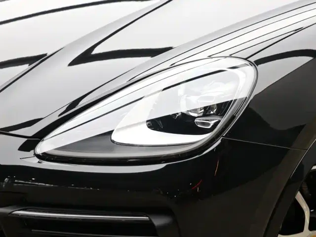 Porsche Cayenne — Фото автомобиля 24