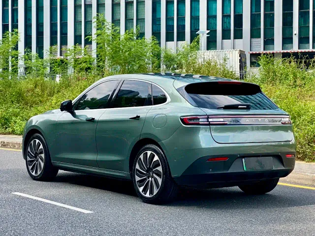 Aito M5 — Фото автомобиля 6