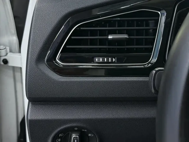 Volkswagen T-Roc — Фото автомобиля 14