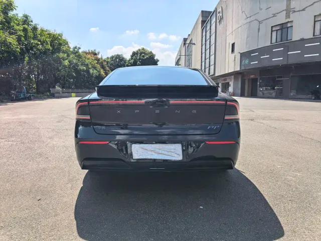 Xpeng P7+ — Фото автомобиля 10