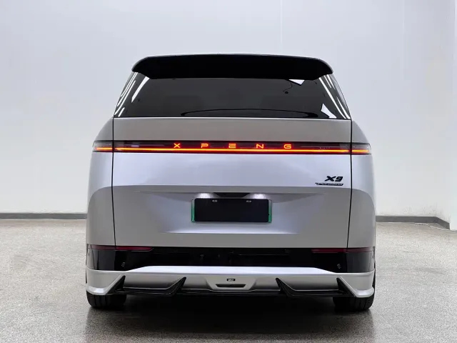 Xpeng X9 — Фото автомобиля 6