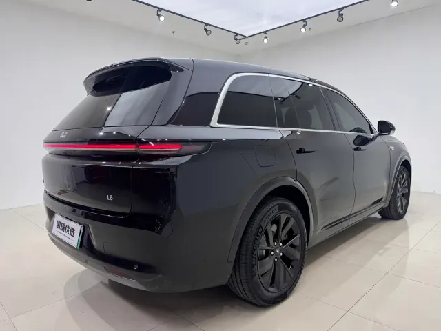 Li Auto L8 — Фото автомобиля 4