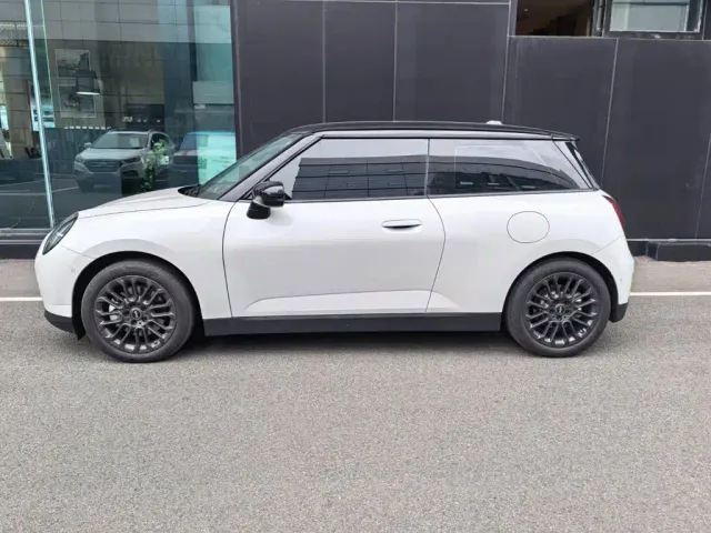 MINI Cooper — Фото автомобиля 4